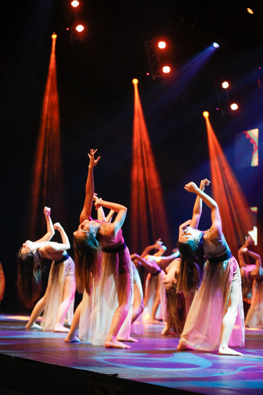 Tribe Dance Hold Your Dream 